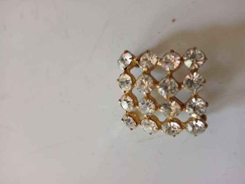 VINTAGE BROOCH