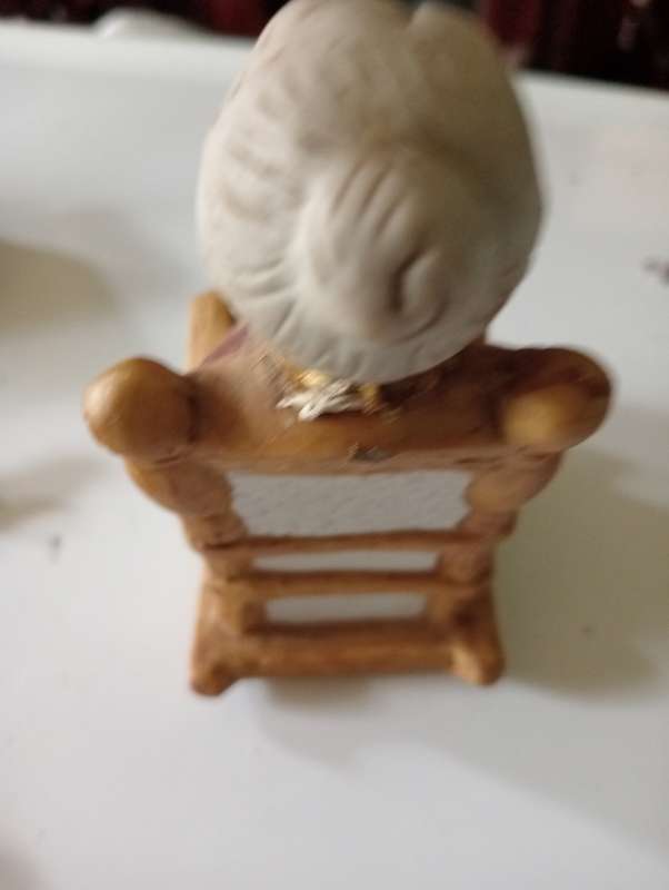 VINTAGE GRANDMA FIGURINE ON CHAIR