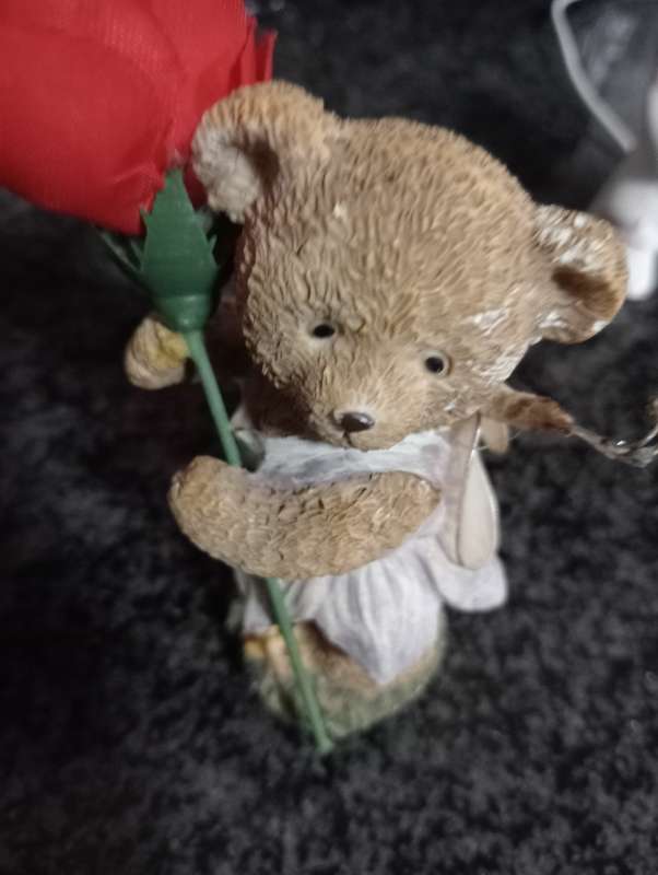 VINTAGE SMALL BEAR WITH FLOWER