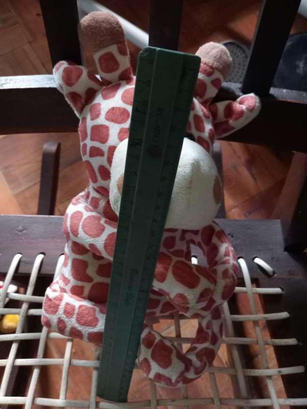 VINTAGE SMALL STUFFED GIRAFFE