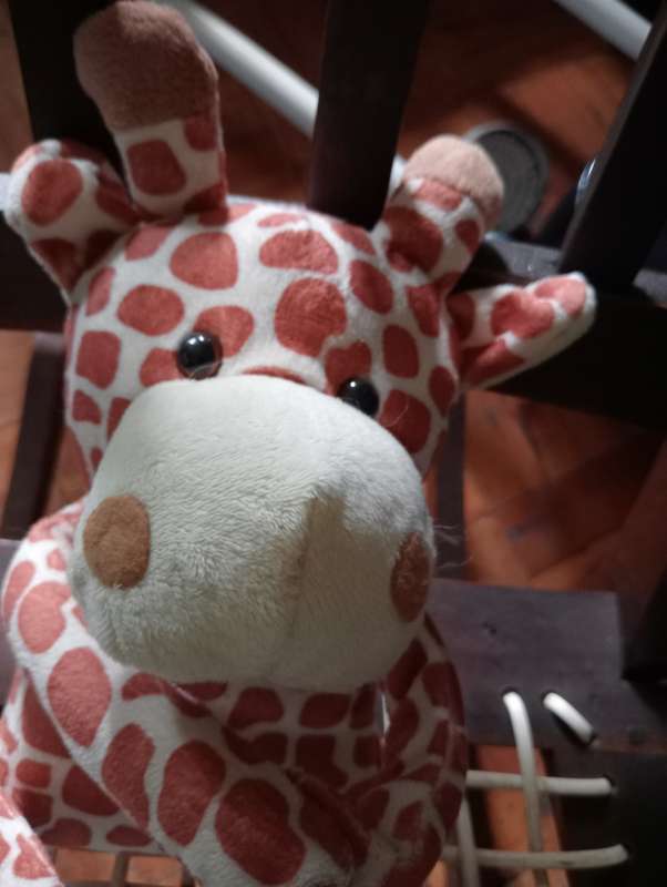 VINTAGE SMALL STUFFED GIRAFFE