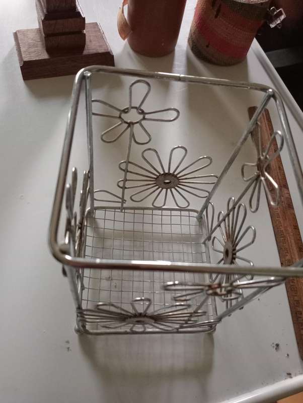 Vintage wire holder