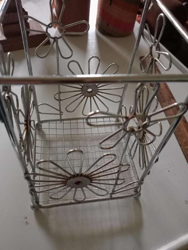 Vintage wire holder