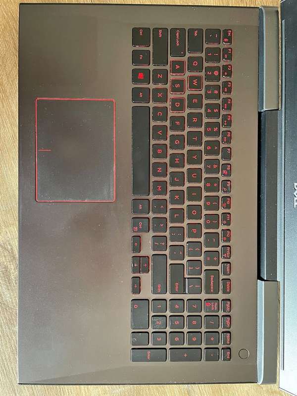 [Gaming Laptop] Dell Inspiron 7577 | 256 SSD | 16GB Ram | i7 7700HQ | GTX1050TI