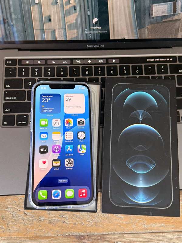 iPhone 12 Pro Max (128GB) Silver + Box & Extras