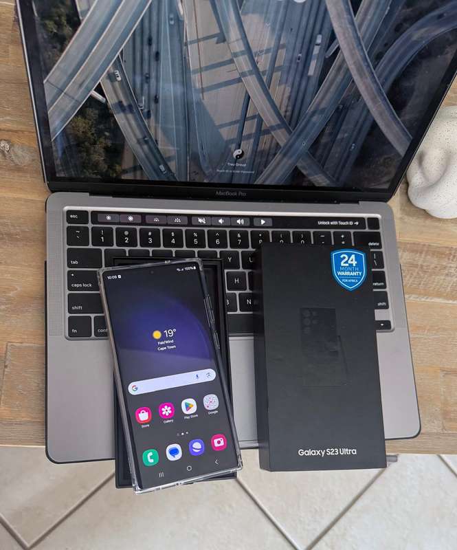 Samsung Galaxy S23 Ultra Phantom Black 12GB Ram (512GB)*EXCELLENT CONDITION *  + Box and Accessories