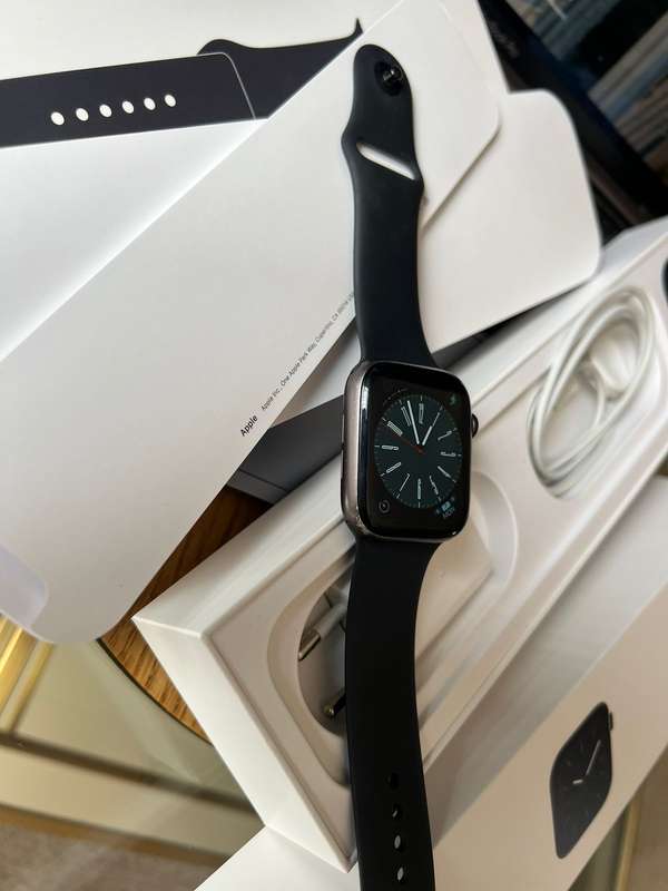 Apple Watch Series 5 (44mm), Great Condition + box & charger .