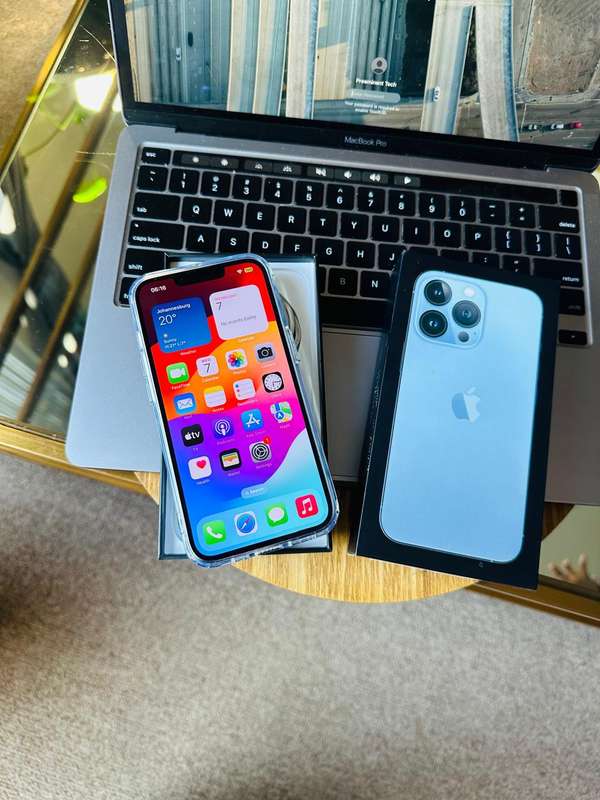 iPhone 13 Pro Sierra Blue (256GB) * EXCELLENT CONDITION  + box and all accessories