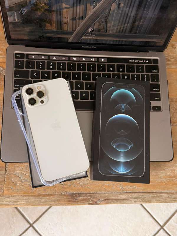 iPhone 12 Pro Max (128GB) Silver + Box & Extras