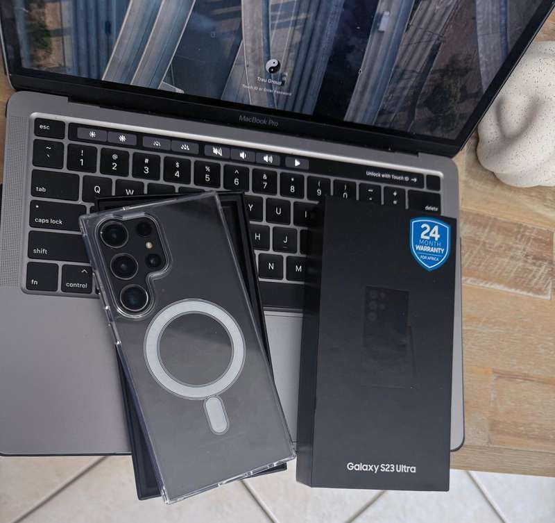 Samsung Galaxy S23 Ultra Phantom Black 12GB Ram (512GB)*EXCELLENT CONDITION *  + Box and Accessories