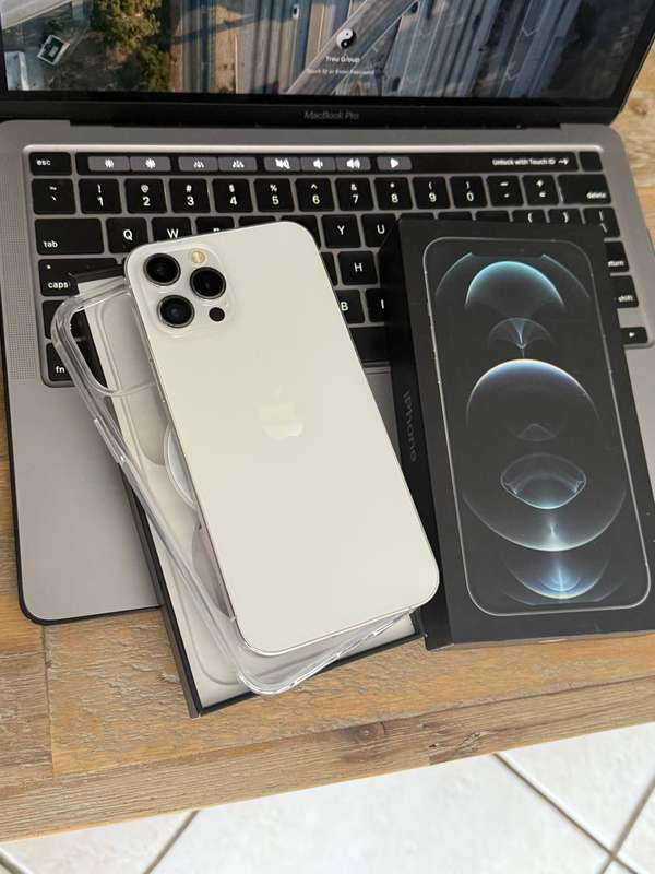 iPhone 12 Pro Max (128GB) Silver + Box & Extras