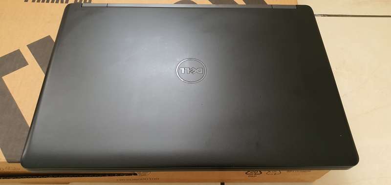Dell Latitude E5550 - i5 / 8GB / 500GB / WIN 10 PRO