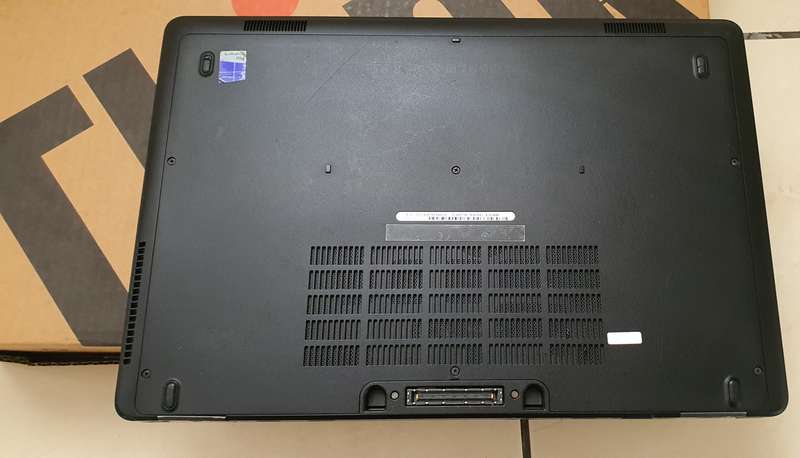 Dell Latitude E5550 - i5 / 8GB / 500GB / WIN 10 PRO