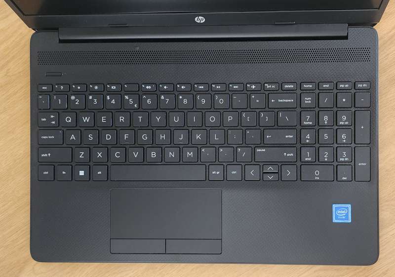 **HP LAPTOP 15-DX1XX | 15 INCH | INTEL | 8GB RAM | 240GB SSD | FHD | NEW BATTERY| 3 MONTH WARRANTY**