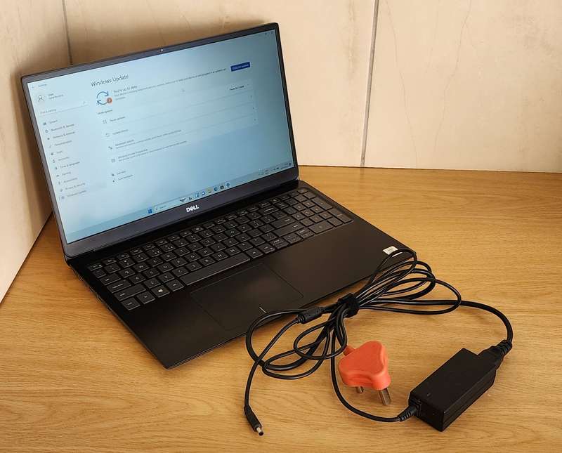 Dell Vostro || Core i5 10th Gen || 256GB pci-E SSD || 8GB DDR4 Ram || Windows 11 Pro x64