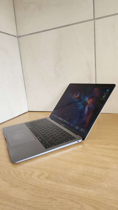 Apple MacBook Air Retina 13-inch 2018 | 256GB | 8GB RAM | Space Gray