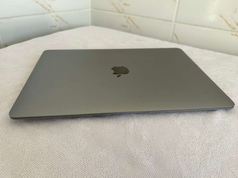 Apple MacBook Air Retina 13-inch 2018 | 256GB | 8GB RAM | Space Gray