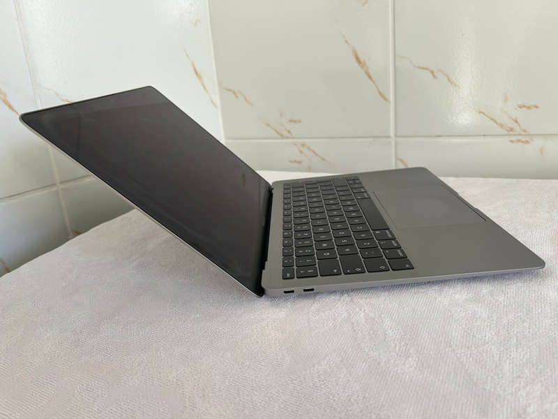 Apple MacBook Air Retina 13-inch 2018 | 256GB | 8GB RAM | Space Gray