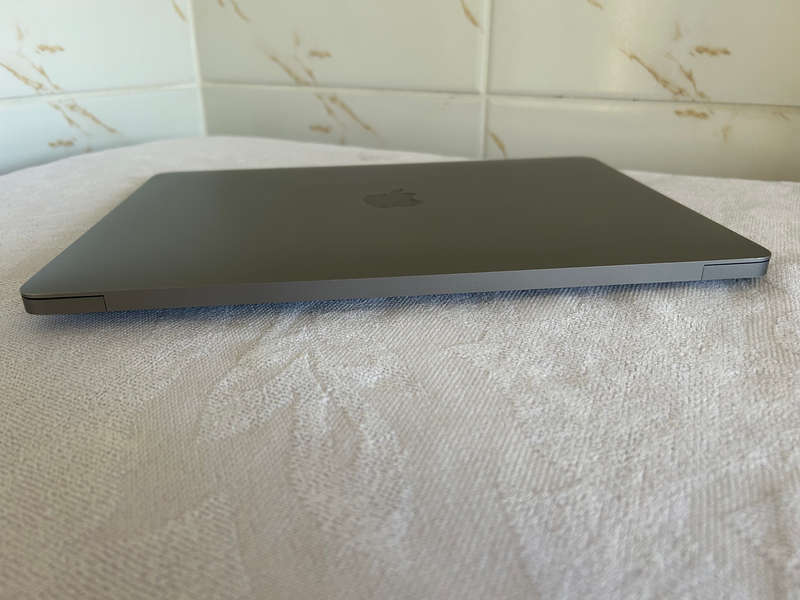 Apple MacBook Air Retina 13-inch 2018 | 256GB | 8GB RAM | Space Gray