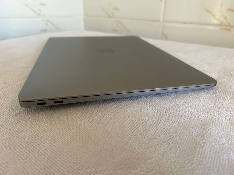 Apple MacBook Air Retina 13-inch 2018 | 256GB | 8GB RAM | Space Gray