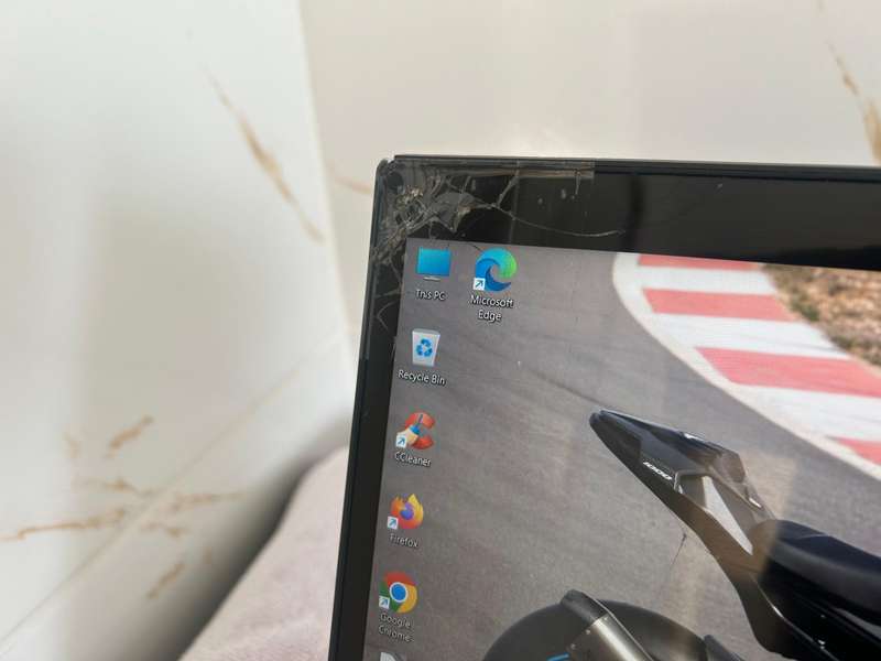 Lenovo Yoga 5X0 - i5 8th Gen | 8GB Ram | 480GB SSD | Windows 11 Pro | Excellent Battery Life