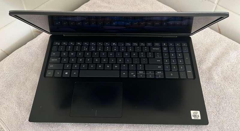 DELL VOSTRO 5590*i5-10210u*8GB DDR4*256GB SSD*FHD*IR*BACKLIT*