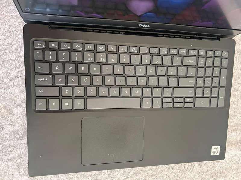 DELL VOSTRO 5590*i5-10210u*8GB DDR4*256GB SSD*FHD*IR*BACKLIT*