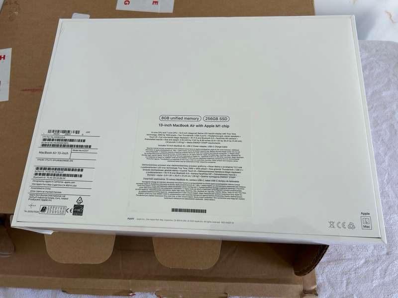 SEALED ->2020 Apple MacBook Air 13-inch M1 8-Core CPU, 7-Core GPU (8GB Unified RAM,256GB SSD,Grey)