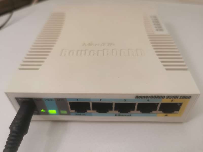 Mikrotik Routerboard RB951Ui-2HnD