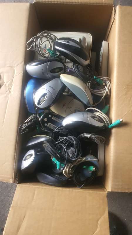15 KEYBOARD AND  14MOUSE BUNDLE
