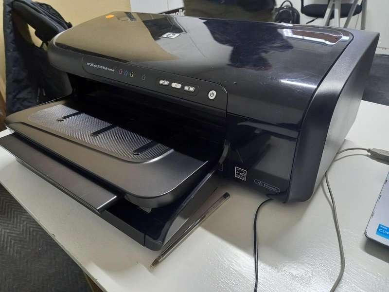 HP Officejet 7000 Wide Format Printer - E809a A3, NEEDS NEW CARTRIDGES