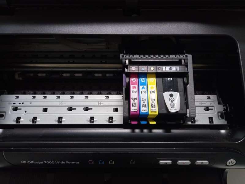 HP Officejet 7000 Wide Format Printer - E809a A3, NEEDS NEW CARTRIDGES
