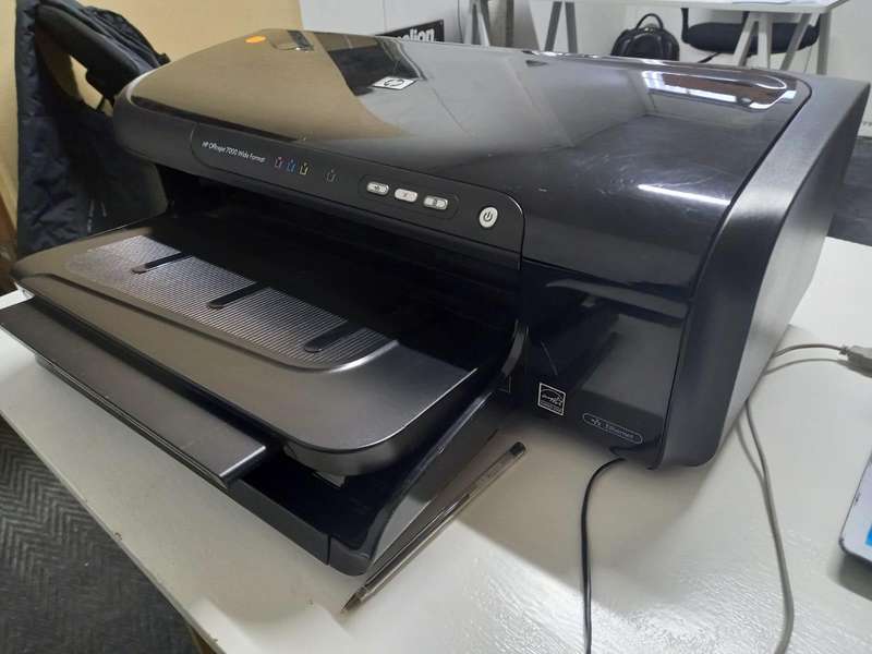 HP Officejet 7000 Wide Format Printer - E809a A3, NEEDS NEW CARTRIDGES