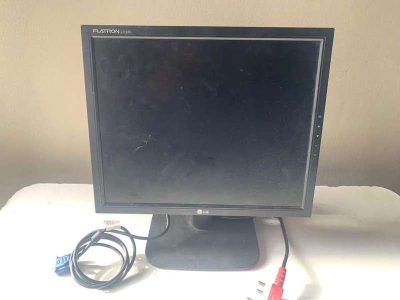 LG MONITOR 17 INCHES