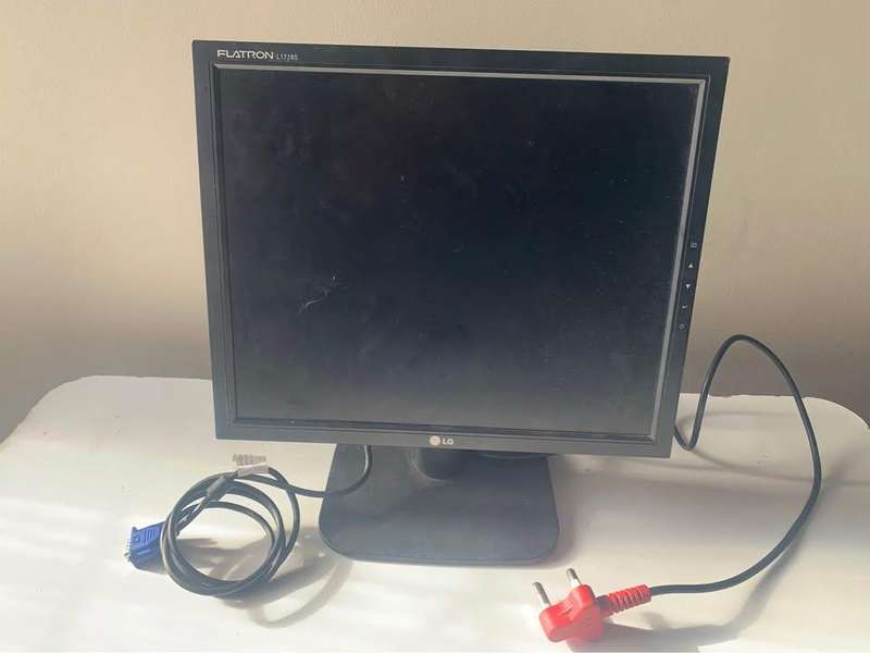 LG MONITOR 17 INCHES