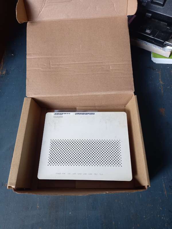 Huawei EchoLife HG8240H Fibre Modem