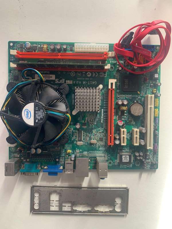 COMPUTER MOTHERBOARD