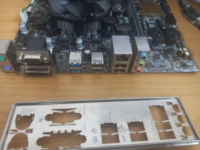 ASUS H110M-K MOTHERBOARD +CORE I3 7TH GEN CPU ,, NOT BOOTING UP, still good condition
