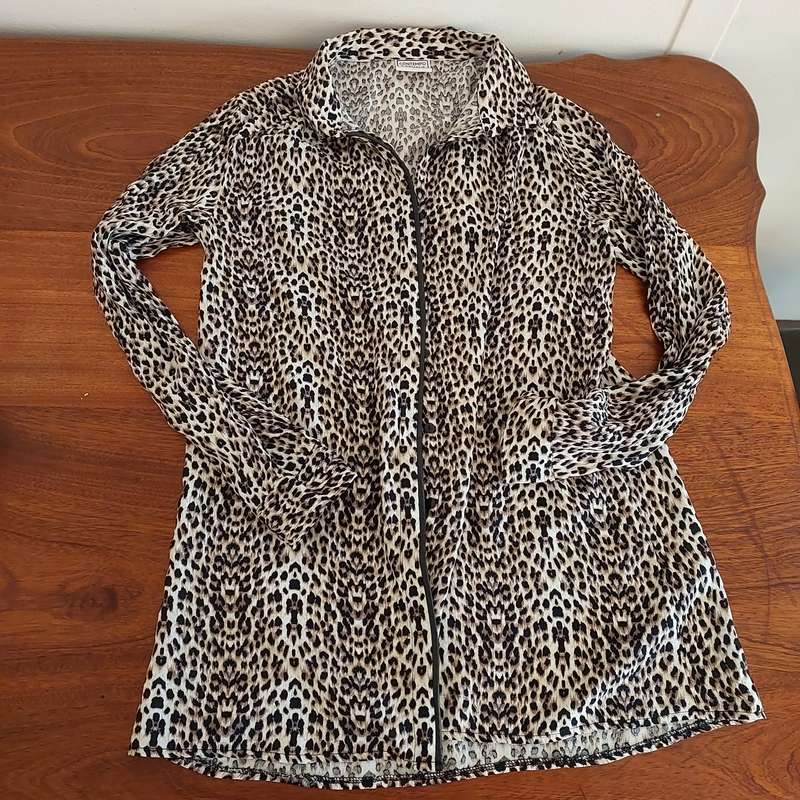 Contempo casuals leopard print shirt long sleeves with buttons