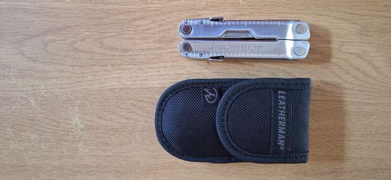 Leatherman Rebar with pouch