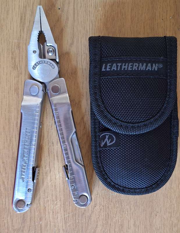 Leatherman Rebar with pouch