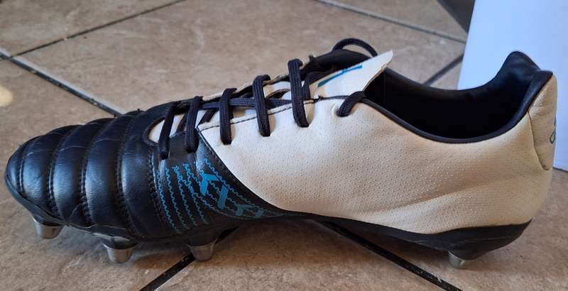 Adidas Kakari Rugby boots UK 11