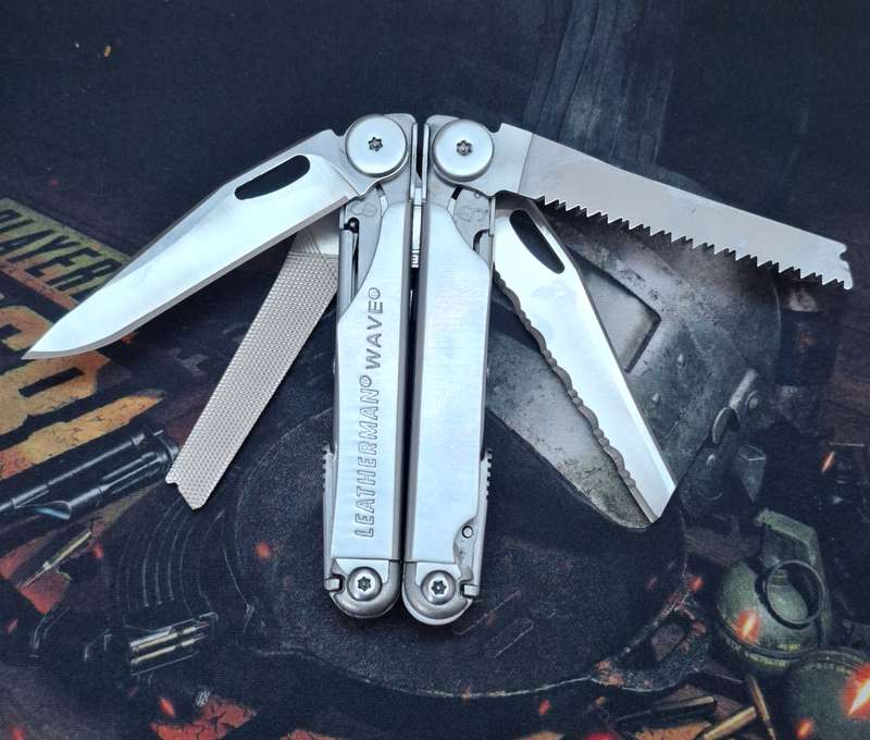 Leatherman Wave with Used Pouch