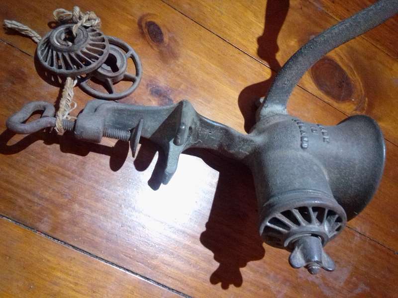 Early to Mid 1900's Beatrice No 3 Cast Iron Meat Mincer