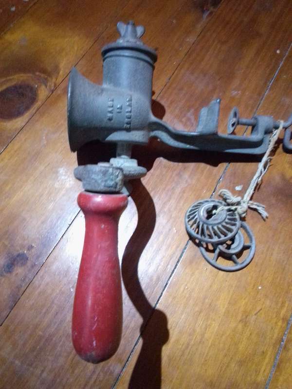 Early to Mid 1900's Beatrice No 3 Cast Iron Meat Mincer