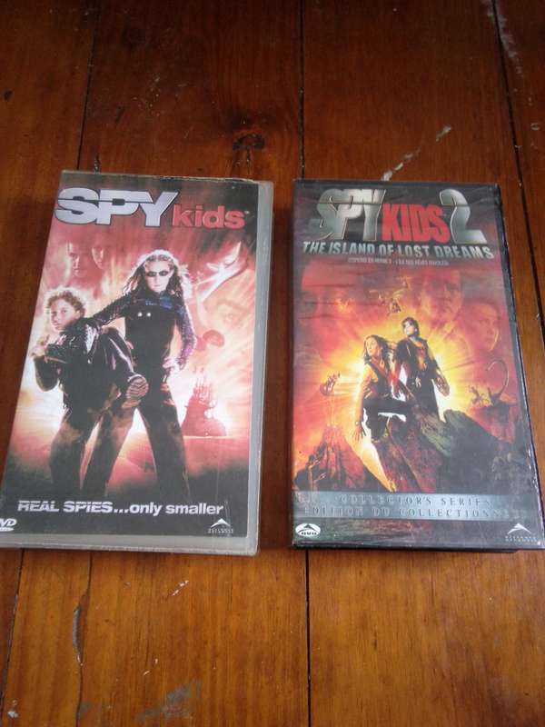 SPY Kids / SPY Kids 2 VHS Cassettes