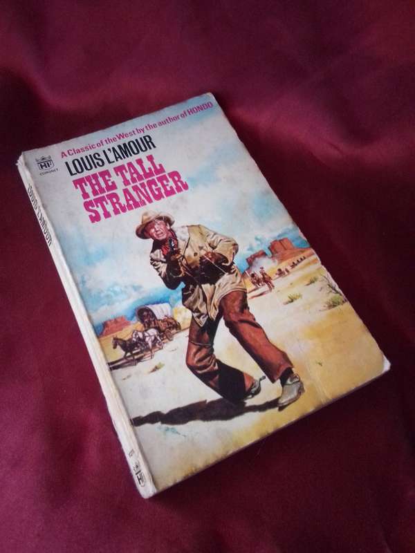 Louis L'Amour The Tall Stranger - 1971 Paperback