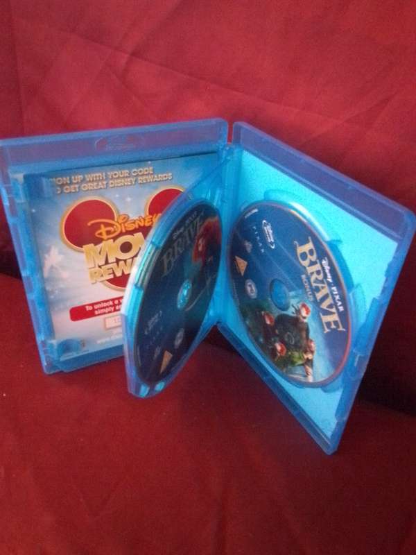 BRAVE 3D BLU-RAY DISC (Includes 2D Blu-ray & Bonus Disc)