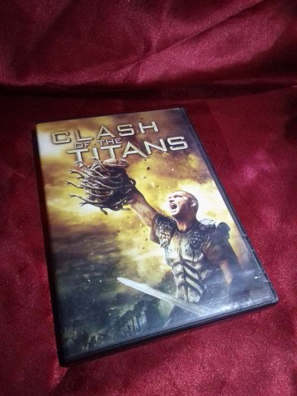 CLASH OF THE TITANS DVD