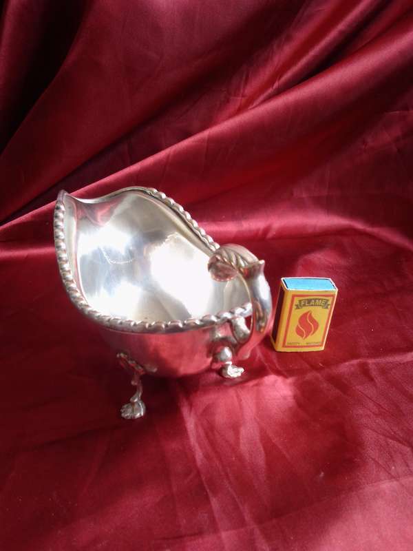 Stunning Art Deco Silver Plated Gravy Boat
